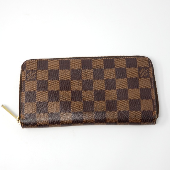 Louis Vuitton Handbags - 100% Auth Louis Vuitton Damier Zippy Wallet